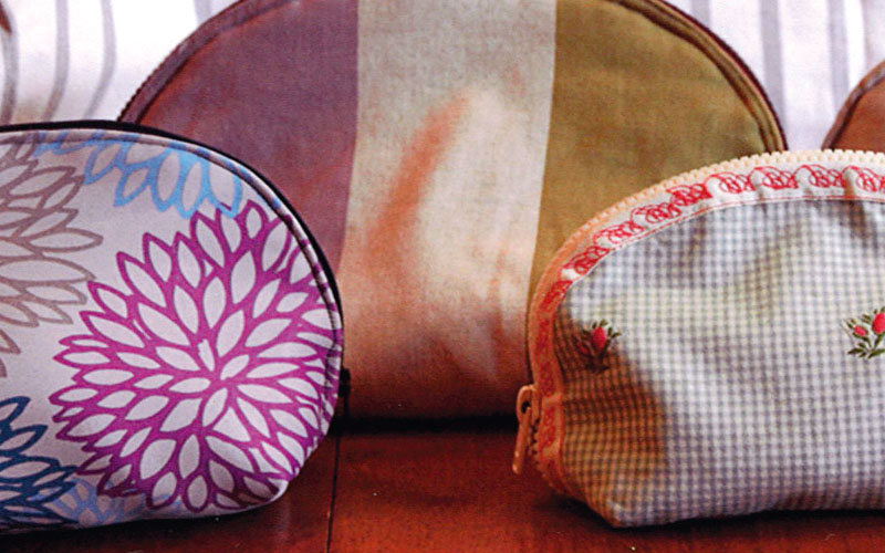 Quatre ravissantes trousses à maquillage