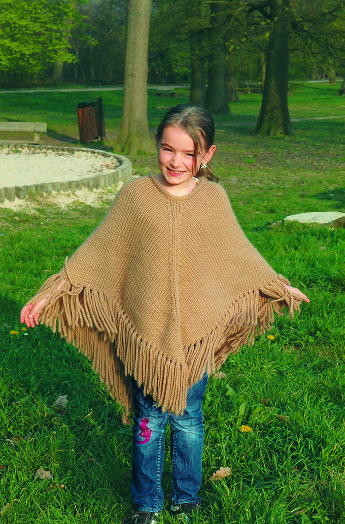 poncho en suivant les explications parues dans Fait Main n&deg; 358 (novembre 2011)